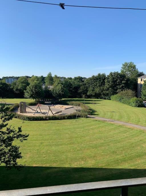 Stor Og Lys Lejlighed I Hjertet Af Holstebro Esterno foto