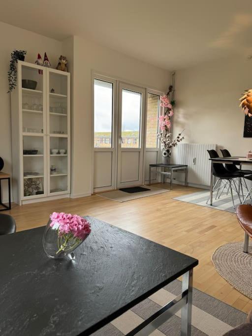 Stor Og Lys Lejlighed I Hjertet Af Holstebro Esterno foto