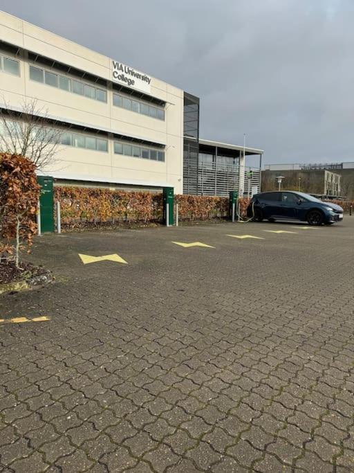 Stor Og Lys Lejlighed I Hjertet Af Holstebro Esterno foto