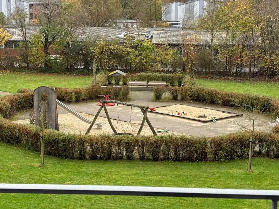Stor Og Lys Lejlighed I Hjertet Af Holstebro Esterno foto